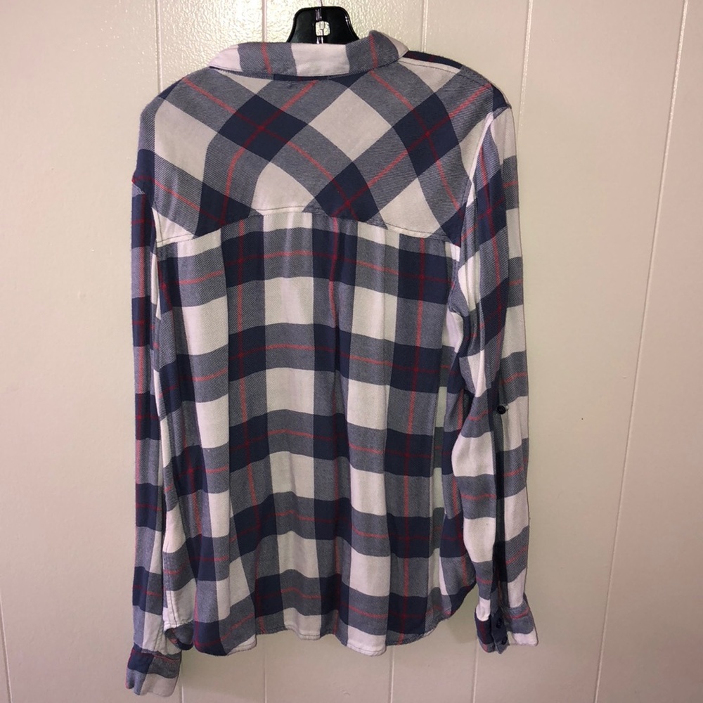 Long Sleeve/Button Up - Picture 3 of 3